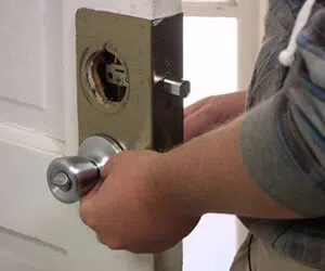 Capitol Locksmith Service Milwaukee, WI 414-937-5987 Capitol Locksmith Service Milwaukee, WI 414-937-5987 - locksmith-12